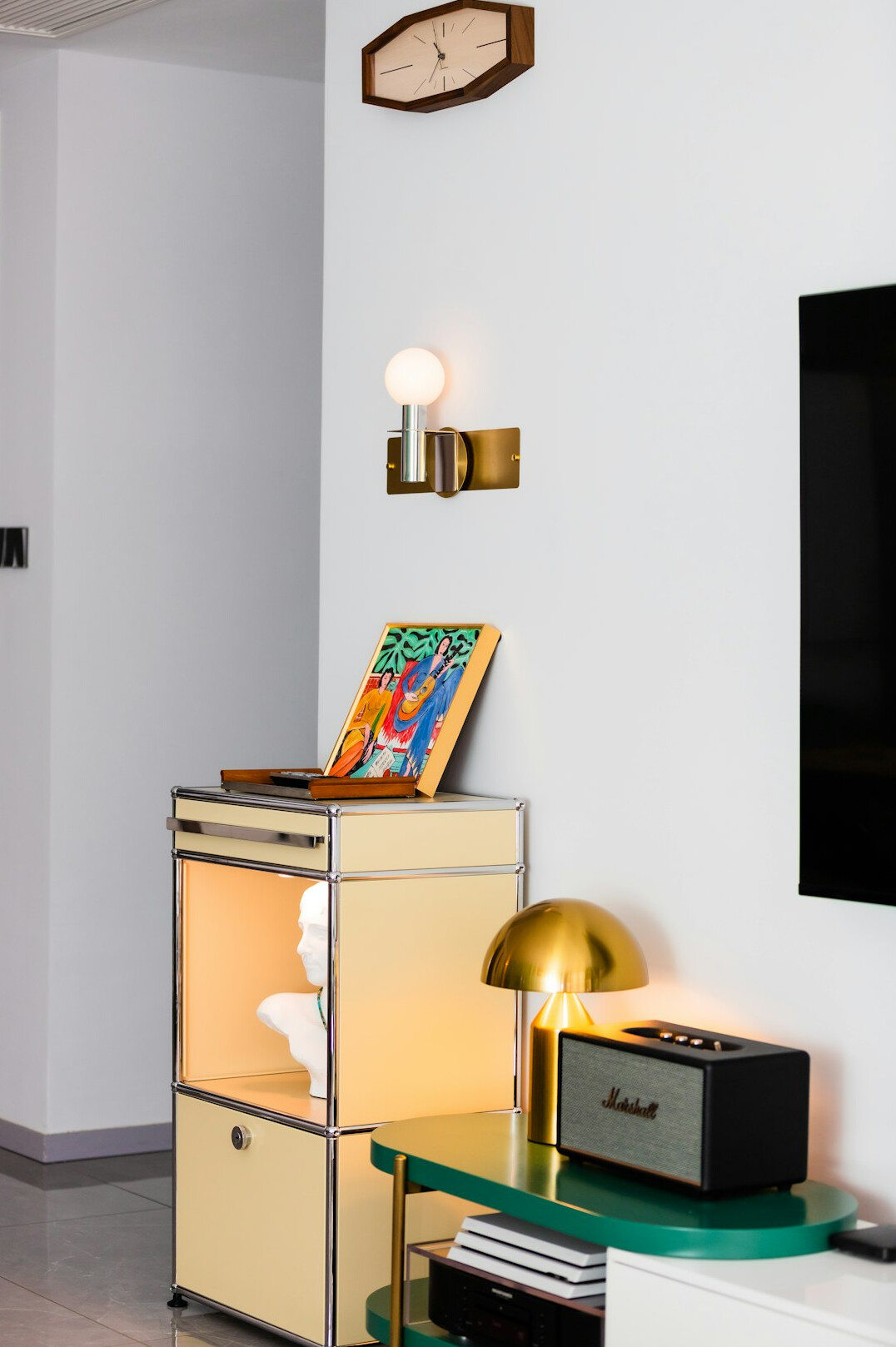 Vintage cathode ray tube television glowing in a cozy living room