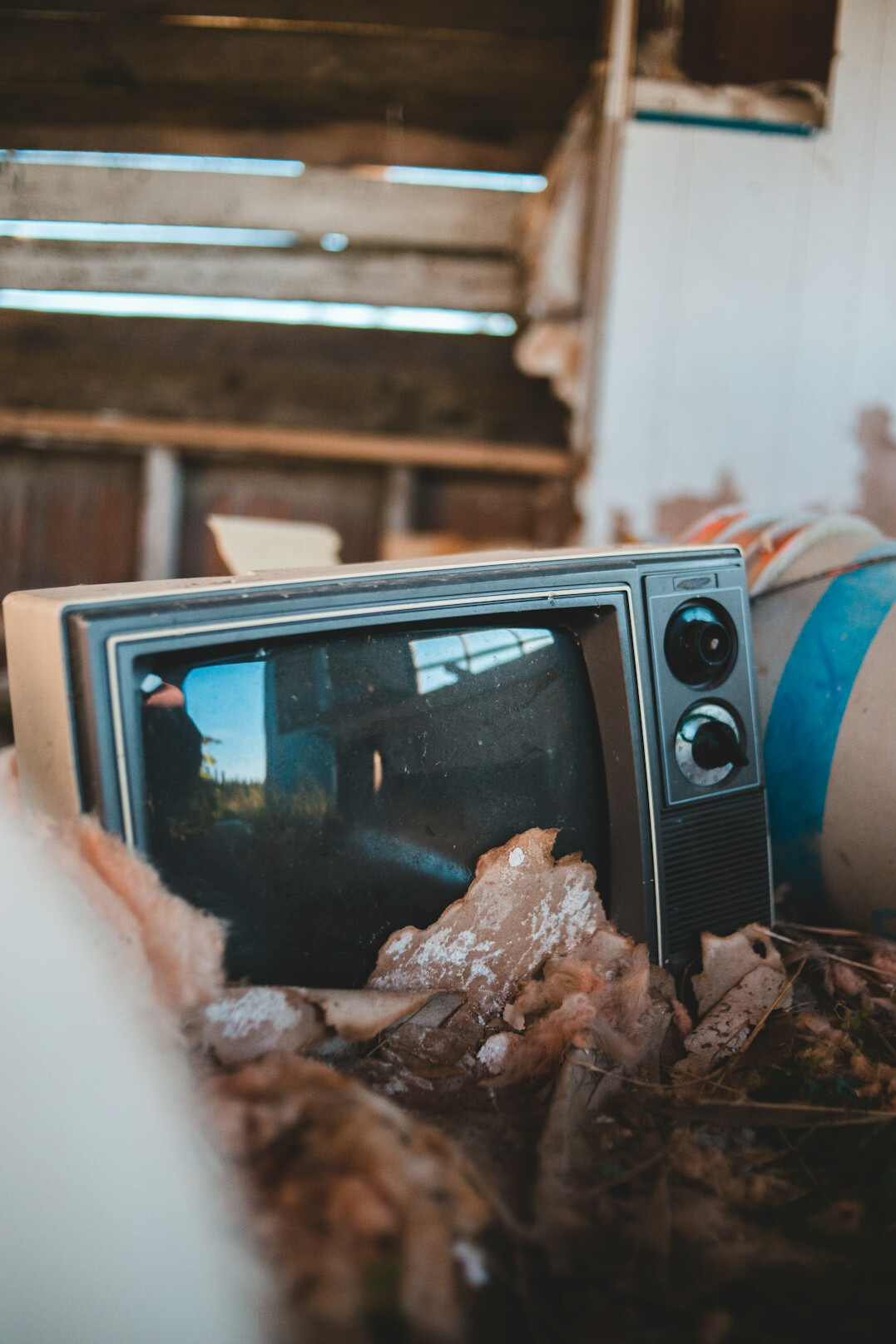 family watching old tv
